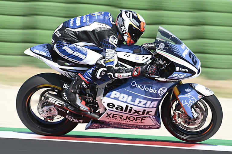 Simone Corsi in Misano mit Polizei-Werbung