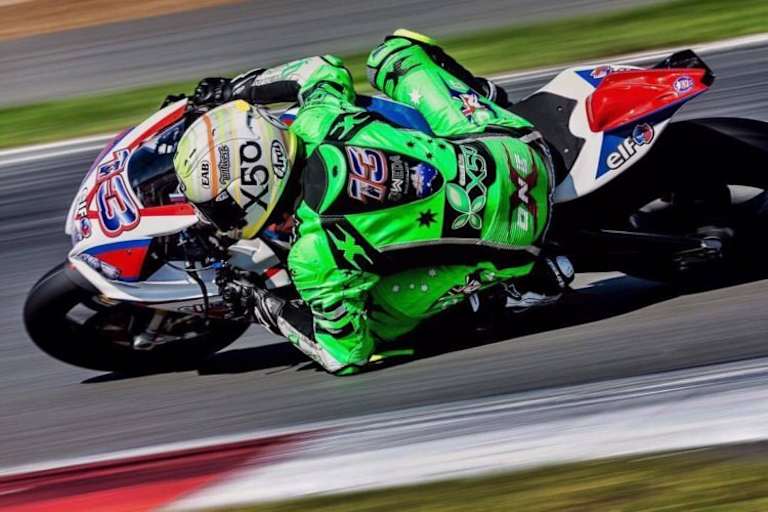 Die Aprilia RSV4 von Anthony West gab im Rennen den Geist auf