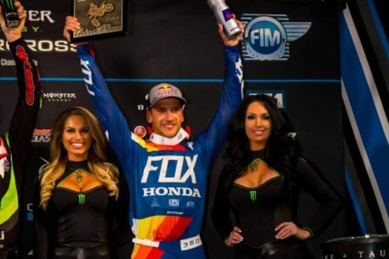 In der Gesamtwertung liegt Ken Roczen nur 15 Punkte zurück auf Platz 2