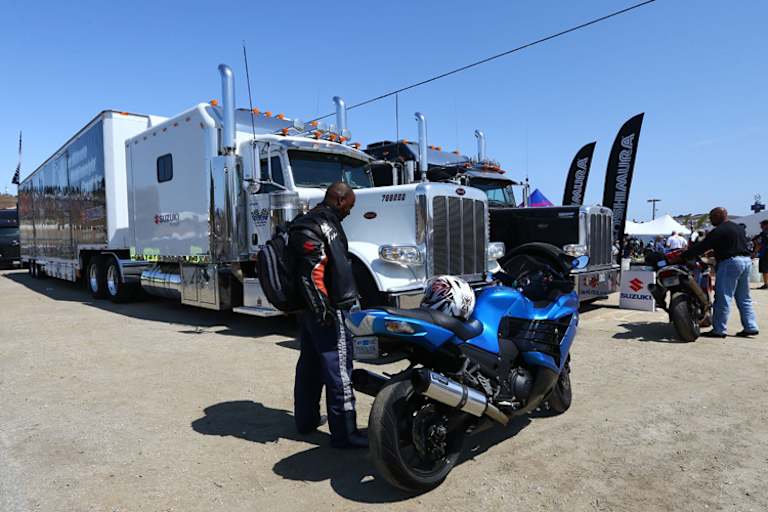 Yoshimura stellt das Suzuki-Werksteam