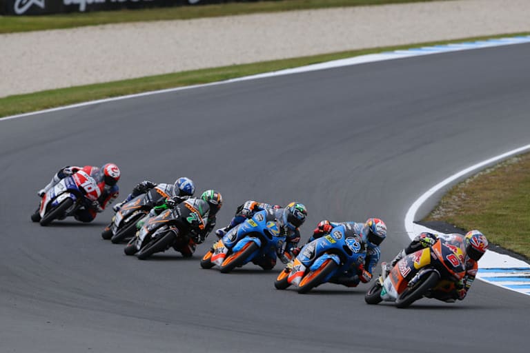 In der Moto3-Klasse warten oft Fahrer auf Windschatten