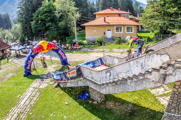 Marcel Teucher: Im alten Hotelkomplex von Poiana Marului