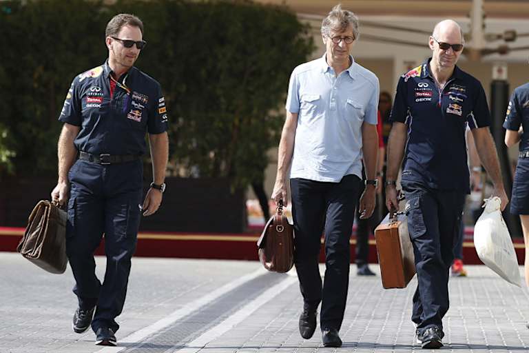Mario Illien (Mitte) in Abu Dhabi mit Christian Horner und Adrian Newey