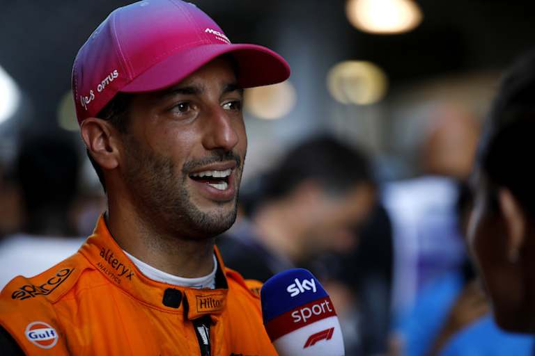 Der Australier berichtete nach den Trainings: «Wenn man den Scheitelpunkt etwas verpasst, kommt man gleich ins Rutschen»