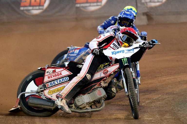 Maciej Janowski vor Nicki Pedersen