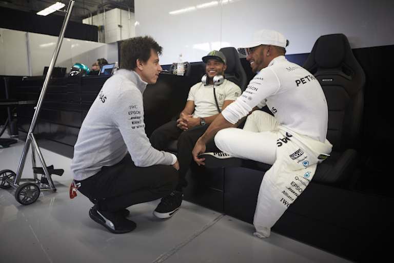 Toto Wolff mit den Brüdern Hamilton