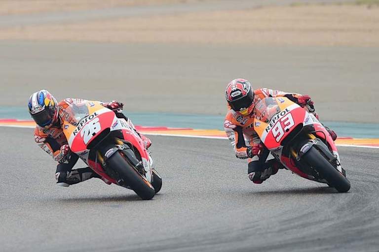 Dani Pedrosa und Marc Márquez stürzten in Aragón mit Slicks auf nasser Strecke
