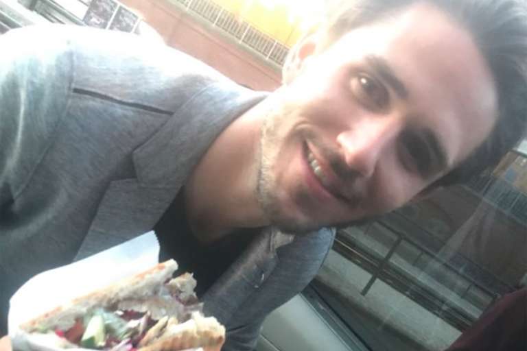 Daniel Abt mit Döner
