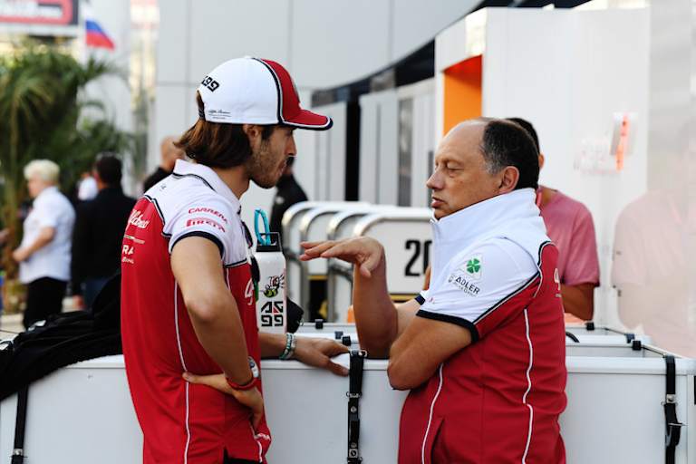 Antonio Giovinazzi und Fred Vasseur
