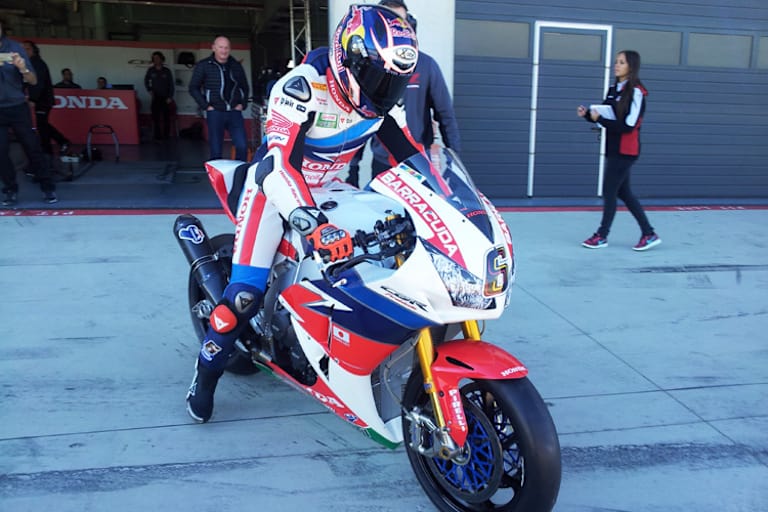 Stefan Bradl auf dem Weg in seine erste Superbike-Runde