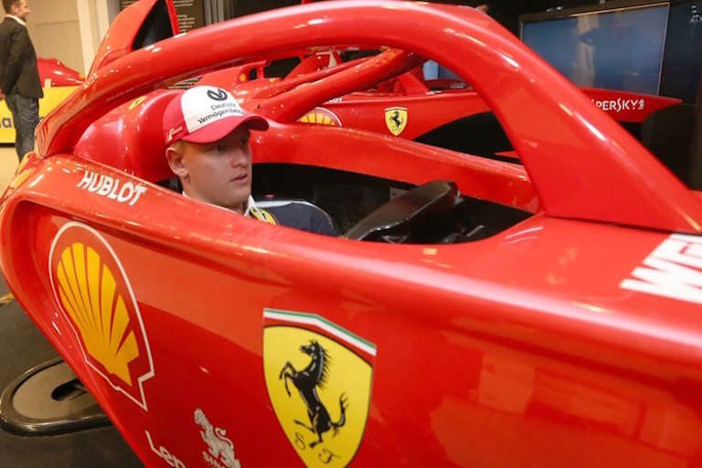 Mick Schumacher im Rennsimulator