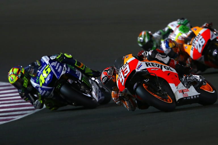 Auf der Strecke unerbittlich: Rossi gegen Márquez