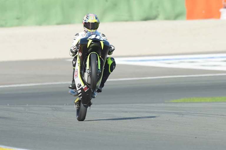 Bulega fährt zu Ehren seines Förderers Valentino Rossi die Nummer 46