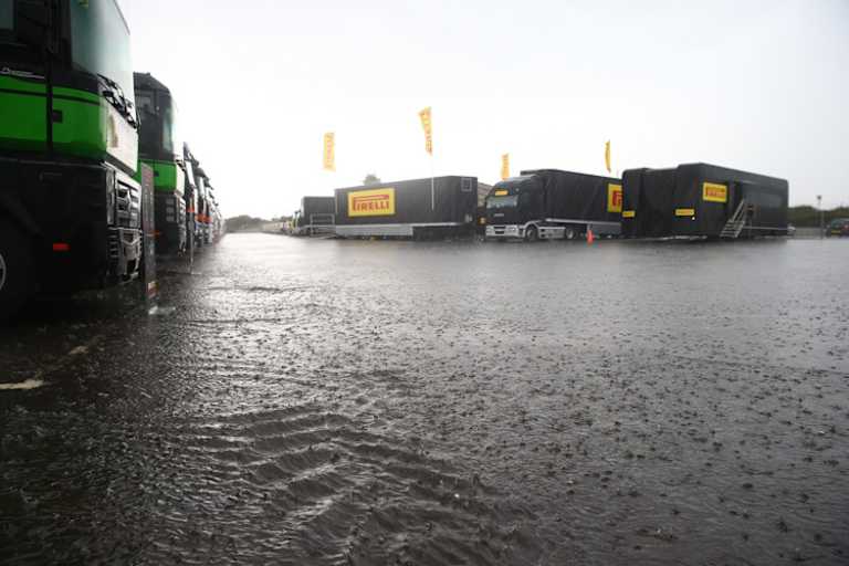 Samstagabend im Fahrerlager von Donington Park