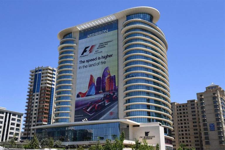 Baku hielt Wort: Die Tempi auf der Baku-Strecke sind wirklich atemraubend