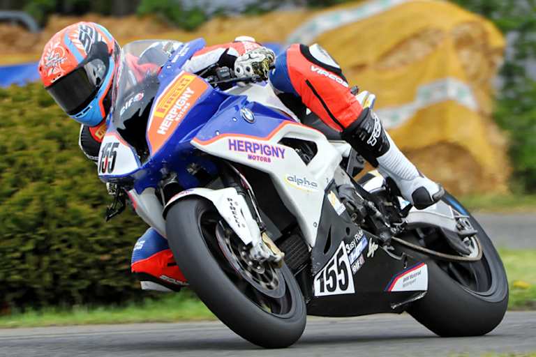 Vincent Lonbois führt die IRRC Superbike-Wertung an