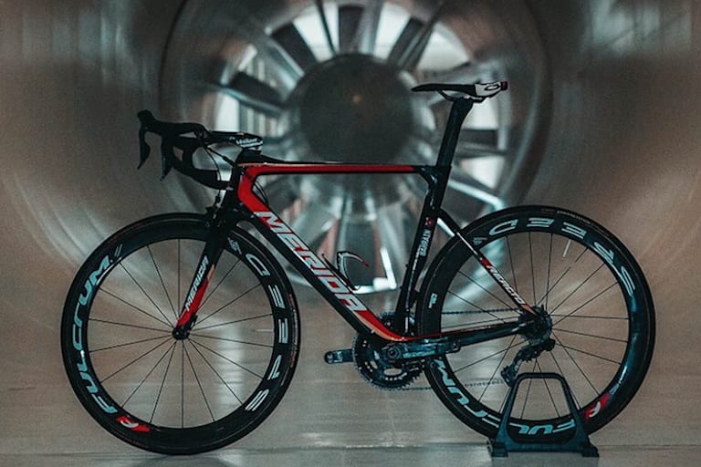 Die Rennräder werden auch im Windkanal getestet