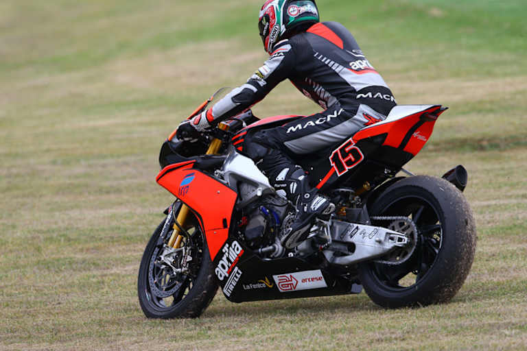 Bei den Testfahrten auf Phillip Island kam de Angelis vom Weg ab