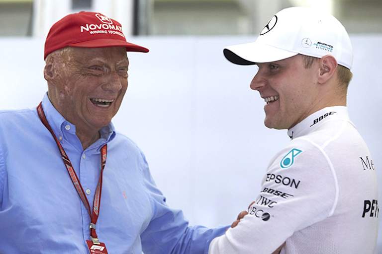Niki Lauda mit Valtteri Bottas beim Bahrain-GP 2018