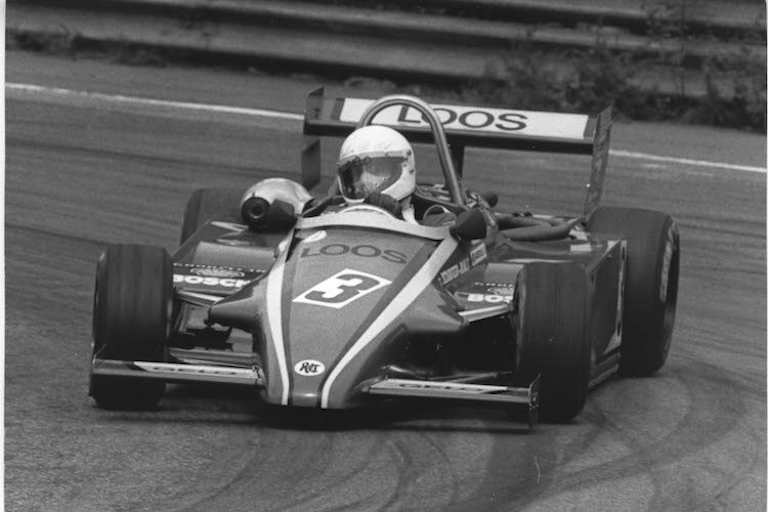 Am Limit: Bellof, Schäfer-Ralt Formel 3 in aufdringlicher Loos-Lackierung 