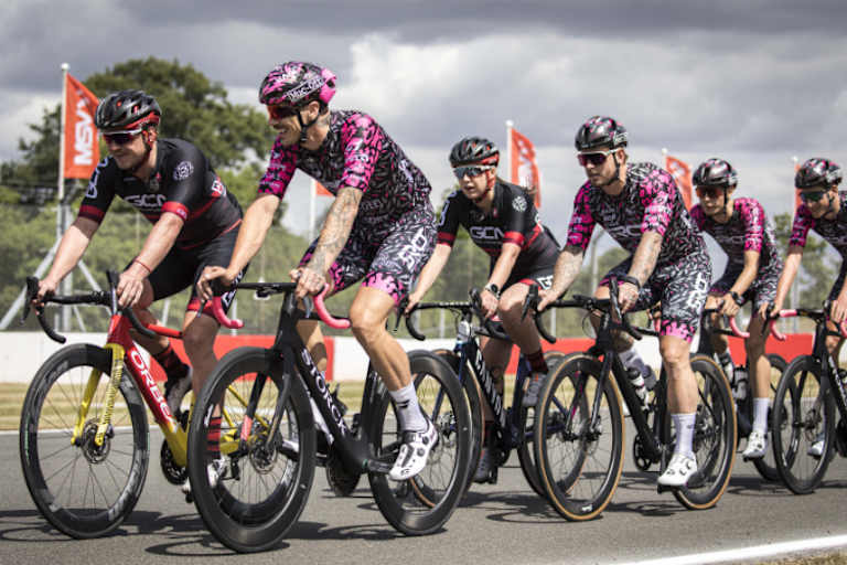 Scott Redding mit seinem Radrennteam