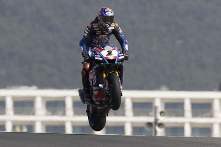 Toprak Razgatlioglu weiß, wie er die Fans unterhält