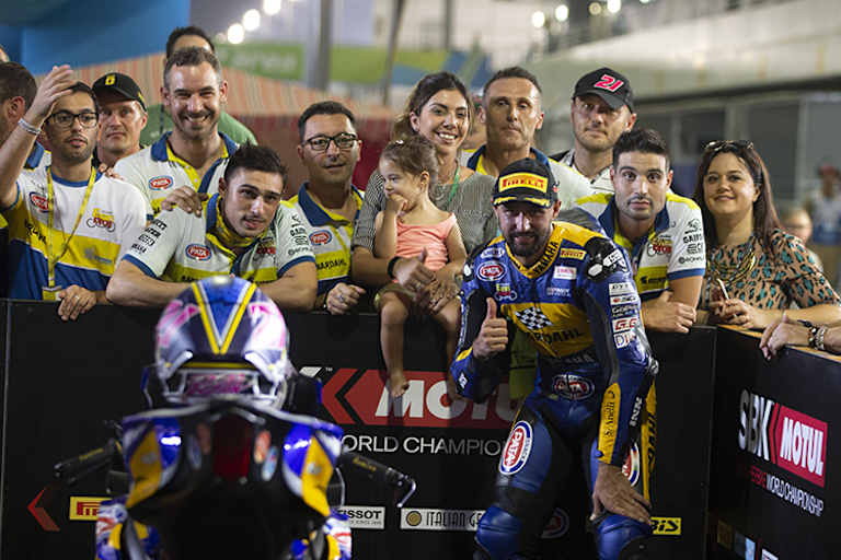 Gemeinsam Weltmeister: Randy Krummenacher und das Team Bardahl Evan Bros Yamaha