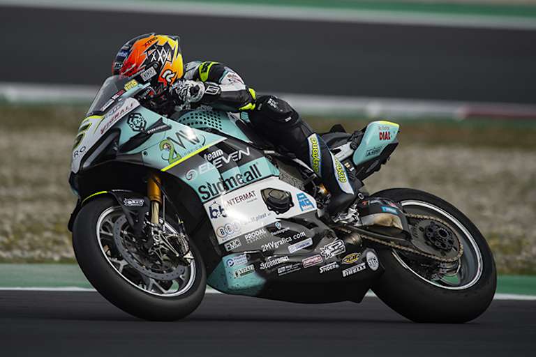 Tadelloser Einstand auf der Ducati V4R: Philipp Öttl