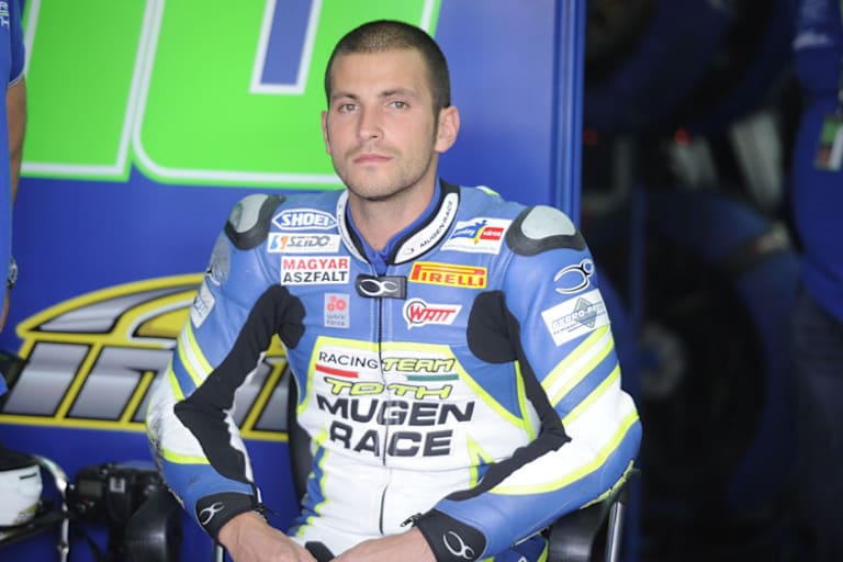Imre Toth darf ein BMW-Superbike fahren
