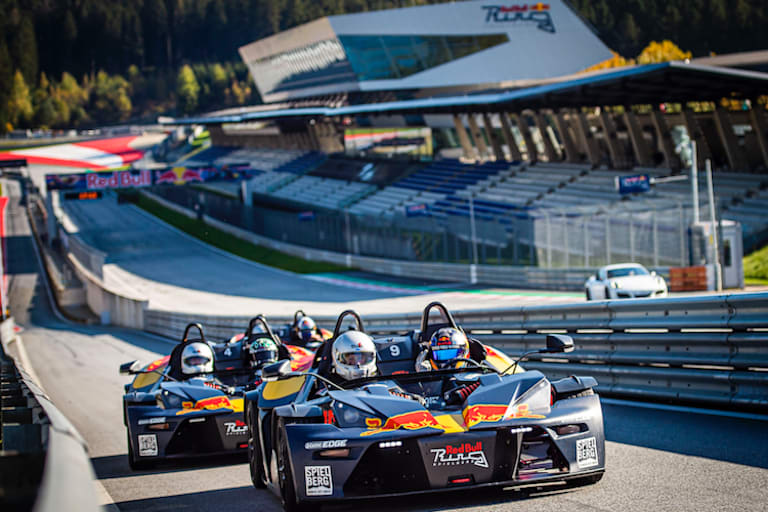 Ab auf die Bahn mit den dynamischen KTM X-Bow