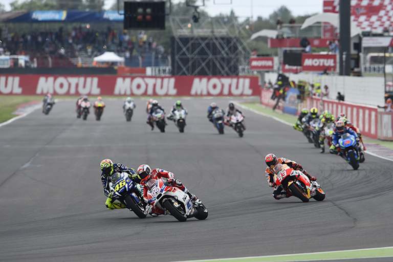 Der einzige weitere Pilot, der neben Márquez in Termas de Rio Hondo ein MotoGP-Rennen gewonnen hat, ist Valentino Rossi