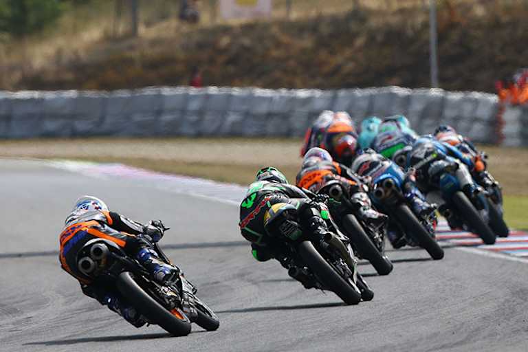 Im Moto3-Rennen von Brünn hielt Kornfeil in der Spitzengruppe mit