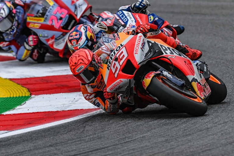 Marc Márquez im Rennen vor Jorge Martin und Enea Bastianini 