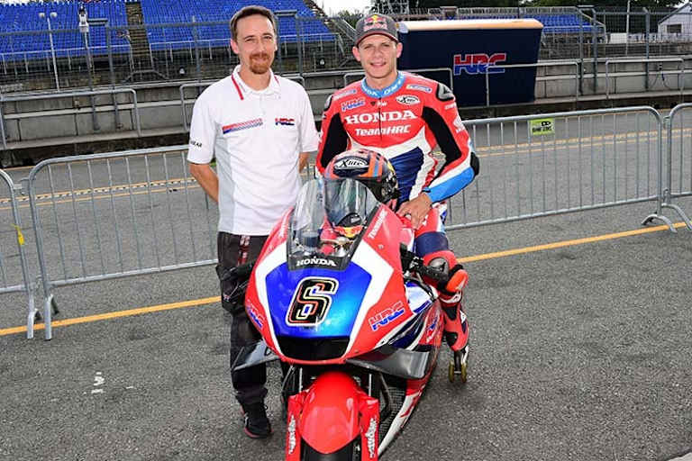 Stefan Bradl mit seinem neuen Crew-Chief Klaus Nöhles