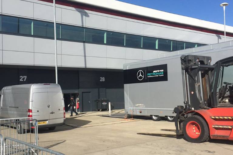 So soll das heute im Fahrerlager von Silverstone aussehen