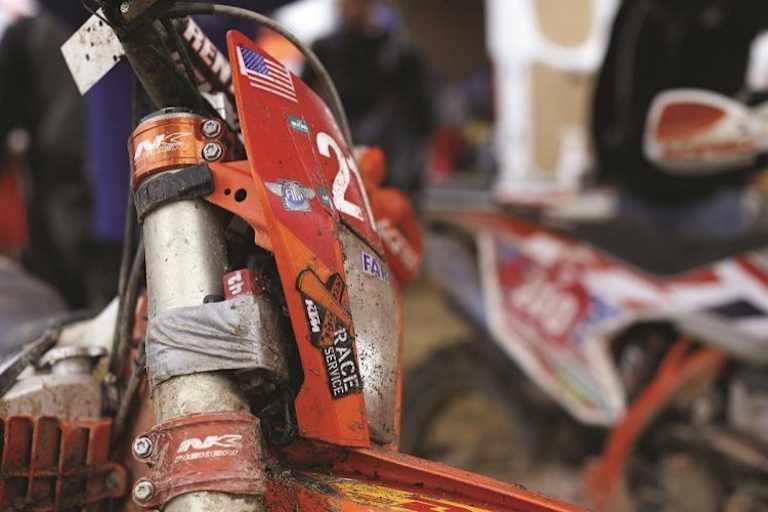 Eine Six Days setzt einem Motorrad doch ganz schön zu – da ist Miete eine Überlegung wert