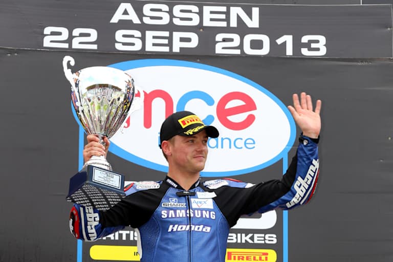 Alex Lowes triumphierte im ersten Lauf