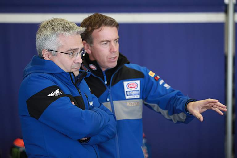 Yamaha-Manager Andrea Dosoli (li.)
