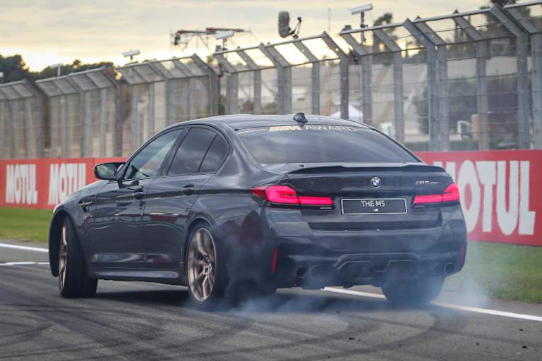 Der Preis: Ein BMW M5 CS