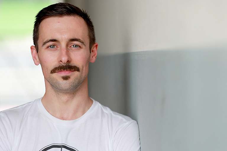 Eugene Laverty hält an seinem Gesichtsschmuck fest