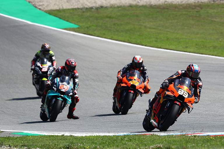 Im Rennen von Brünn: Brad Binder (33), vor Pol Espargaró (44), Quartararo (20) und Zarco (5)