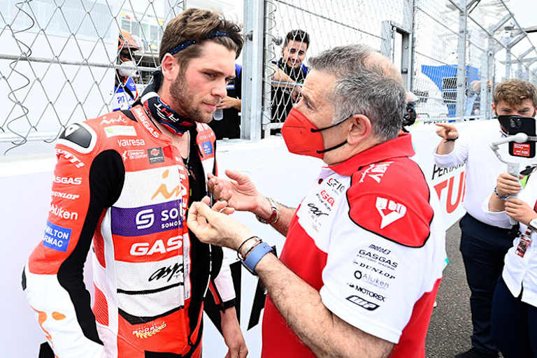 Jake Dixon und Aspar Martinez 2022: An jetzt sind Masken im Freien und Indoor nicht mehr vorgeschrieben 