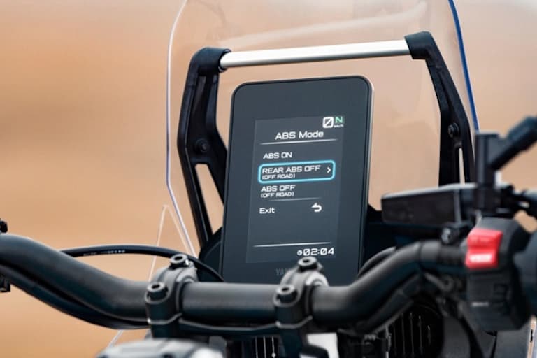 An der 2023er Yamaha Ténéré kann das ABS neu auch nur am Hinterrrad deaktiviert werden