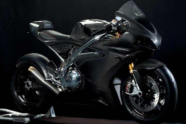 Im Alubrückenrahmen steckt ein 1200er V4 mit 72° Zylinderwinkel. 179 kg trocken sind angekündigt.