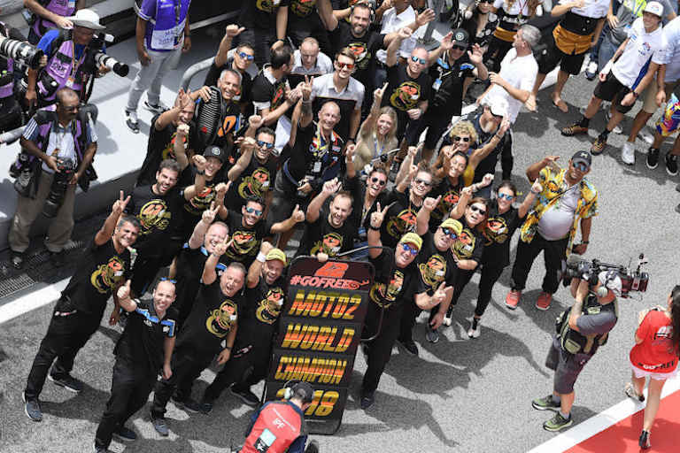 Das Sky-VR46-Team durfte Titelgewinn und Sieg bejubeln