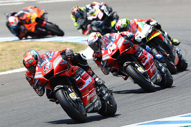 Die ersten vier Runden fuhr Petrucci (9) vor Dovizioso