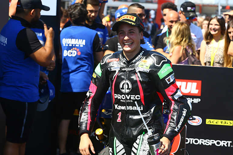 In der Supersport-300-WM gehört Ana Carrasco zu den Besten
