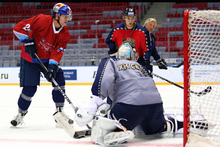 Der Rennfahrer schoss ein paar Tore
