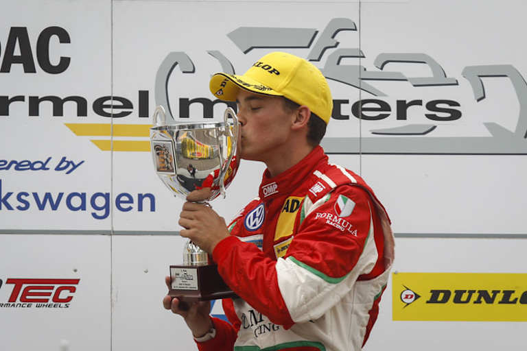 Mikkel Jensen feiert mit seinem zweiten Sachsenring-Sieg den vorzeitigen Titelgewinn
