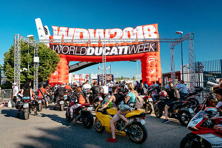 •	91.596 Besucher aus 73 Ländern kam zum Misano World Circuit